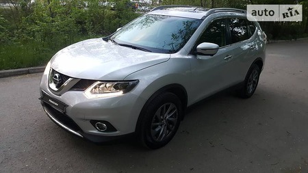 Nissan Rogue 2015  випуску Херсон з двигуном 2.5 л бензин позашляховик автомат за 18900 долл. 