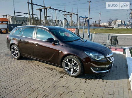 Opel Insignia 2014  випуску Дніпро з двигуном 2 л дизель універсал механіка за 13777 долл. 