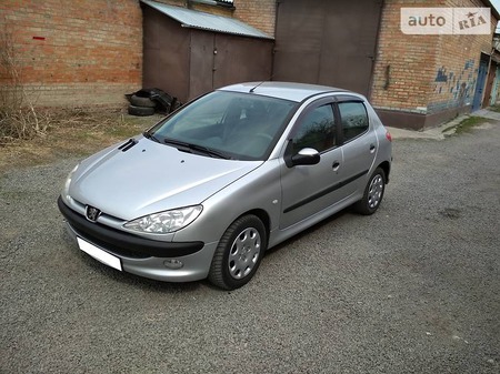 Peugeot 206 2007  випуску Вінниця з двигуном 1.6 л газ хэтчбек автомат за 5850 долл. 