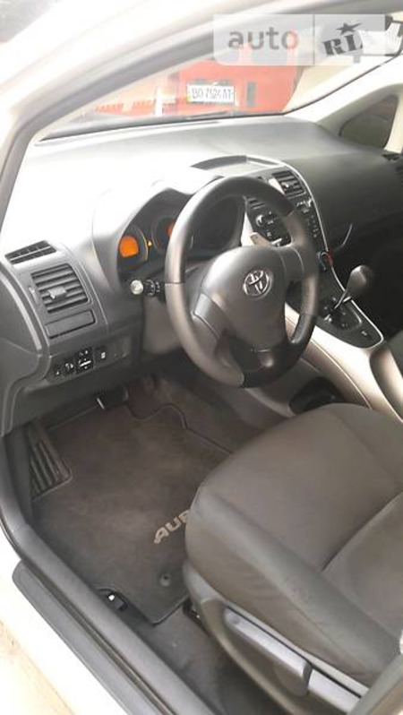 Toyota Auris 2008  випуску Тернопіль з двигуном 1.6 л газ хэтчбек автомат за 8500 долл. 