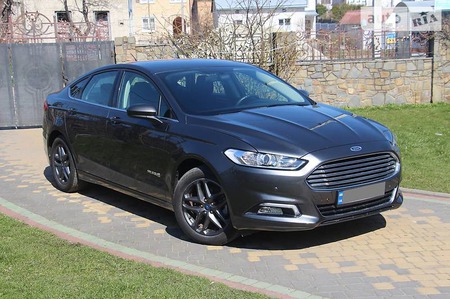 Ford Mondeo 2017  випуску Львів з двигуном 2 л гібрид седан автомат за 17999 долл. 