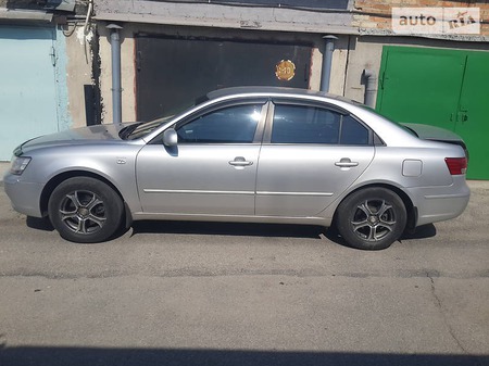 Hyundai Sonata 2008  випуску Запоріжжя з двигуном 2 л бензин седан механіка за 9000 долл. 