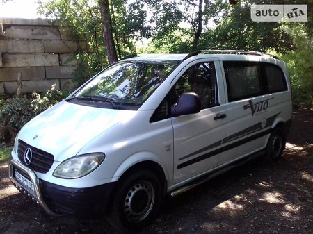 Mercedes-Benz Vito 2005  випуску Луганськ з двигуном 2.2 л дизель мінівен механіка за 9500 долл. 