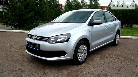 Volkswagen Polo 2013  випуску Полтава з двигуном 1.6 л бензин седан механіка за 11000 долл. 