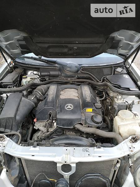 Mercedes-Benz E 240 2001  випуску Вінниця з двигуном 2.6 л бензин седан автомат за 1200 долл. 