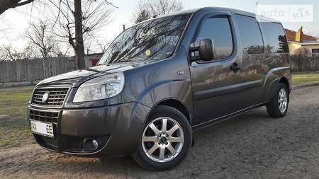 Fiat Doblo 2008  випуску Харків з двигуном 1.9 л дизель мінівен механіка за 7100 долл. 