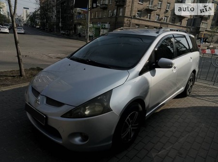 Mitsubishi Grandis 2004  випуску Київ з двигуном 2.4 л газ мінівен автомат за 8200 долл. 