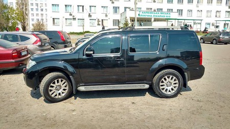 Nissan Pathfinder 2013  випуску Харків з двигуном 2.5 л дизель седан автомат за 21500 долл. 