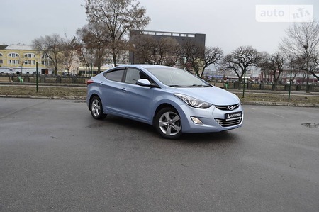 Hyundai Elantra 2013  випуску Харків з двигуном 1.8 л газ седан автомат за 12200 долл. 