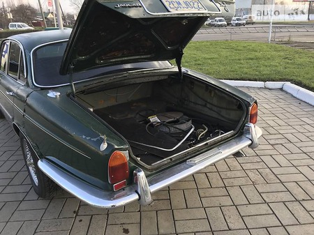 Jaguar XJ 6 1972  випуску Луцьк з двигуном 0 л бензин седан автомат за 4600 долл. 