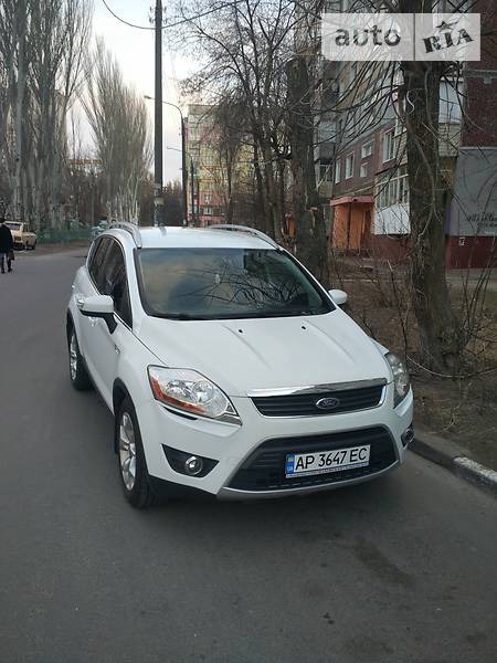 Ford Kuga 2012  випуску Запоріжжя з двигуном 2 л дизель позашляховик автомат за 14400 долл. 