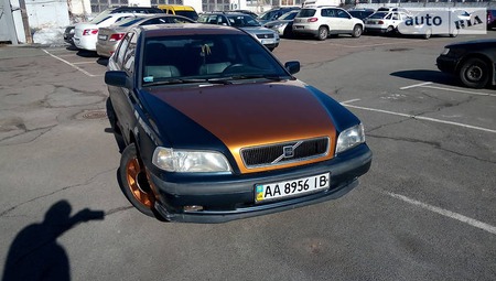 Volvo S40 1998  випуску Київ з двигуном 2 л газ седан механіка за 2500 долл. 