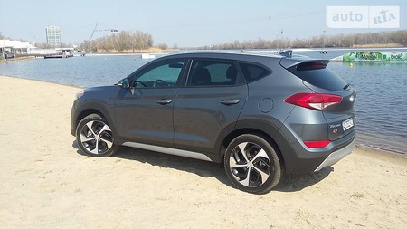 Hyundai Tucson 2018  випуску Дніпро з двигуном 2.4 л бензин позашляховик автомат за 24300 долл. 