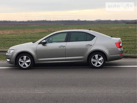 Skoda Octavia 2015  випуску Чернівці з двигуном 1.6 л дизель седан механіка за 15000 долл. 