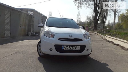 Nissan Micra 2014  випуску Харків з двигуном 1.2 л бензин хэтчбек автомат за 9999 долл. 