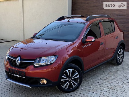 Renault Sandero Stepway 2016  випуску Одеса з двигуном 1.6 л газ хэтчбек автомат за 12200 долл. 