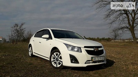 Chevrolet Cruze 2012  випуску Харків з двигуном 1.8 л газ хэтчбек автомат за 12000 долл. 