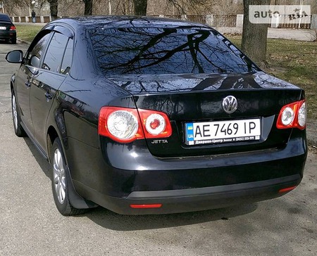 Volkswagen Jetta 2009  випуску Дніпро з двигуном 1.6 л газ седан механіка за 8500 долл. 