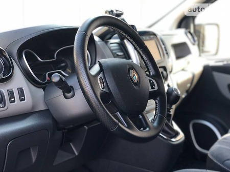 Renault Trafic 2015  випуску Вінниця з двигуном 1.6 л дизель мінівен механіка за 16900 долл. 