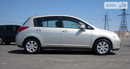 Nissan Tiida 2008  випуску Одеса з двигуном 1.6 л бензин хэтчбек автомат за 8400 долл. 