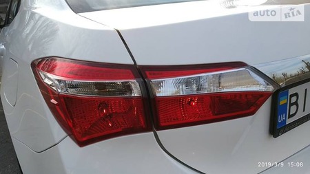 Toyota Corolla 2017  випуску Дніпро з двигуном 1.3 л бензин седан механіка за 13900 долл. 