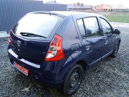 Dacia Sandero 2011  випуску Луцьк з двигуном 1.2 л газ хэтчбек механіка за 4650 долл. 