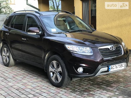 Hyundai Santa Fe 2012  випуску Луцьк з двигуном 2.4 л бензин позашляховик автомат за 14999 долл. 