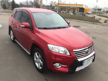 Toyota RAV 4 2010  випуску Полтава з двигуном 2 л газ позашляховик автомат за 15999 долл. 