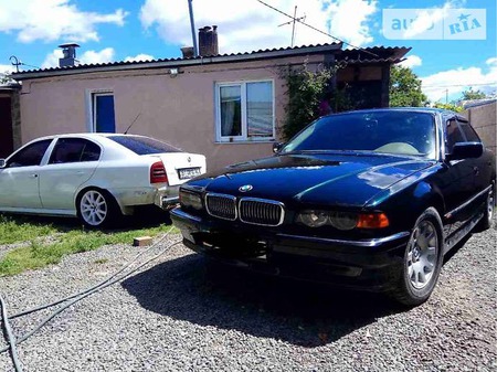 BMW 735 2000  випуску Харків з двигуном 3.5 л газ седан автомат за 9000 долл. 