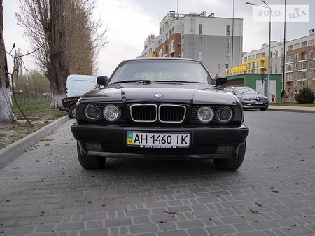 BMW 525 1990  випуску Київ з двигуном 2.5 л бензин седан механіка за 3350 долл. 