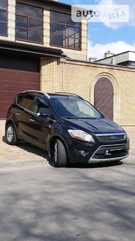 Ford Kuga 2010  випуску Харків з двигуном 2.5 л газ позашляховик автомат за 13450 долл. 