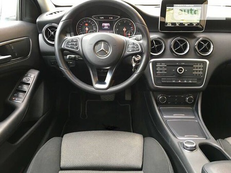 Mercedes-Benz A 180 2016  випуску Вінниця з двигуном 1.5 л дизель хэтчбек автомат за 20555 долл. 