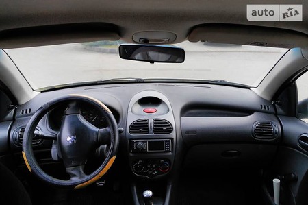 Peugeot 206 2006  випуску Ужгород з двигуном 1.4 л бензин універсал механіка за 4300 долл. 