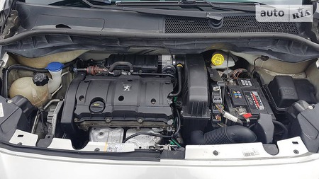 Peugeot 1007 2005  випуску Чернівці з двигуном 1.6 л бензин хэтчбек автомат за 5300 долл. 