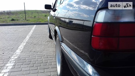 BMW 525 1990  випуску Дніпро з двигуном 2.5 л газ седан механіка за 4700 долл. 