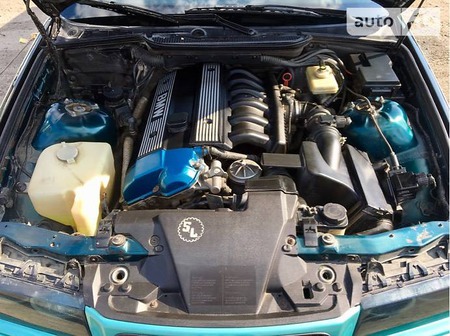 BMW 323 1996  випуску Луганськ з двигуном 2.5 л бензин седан механіка за 6066 долл. 