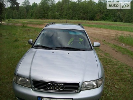 Audi A4 Limousine 1996  випуску Львів з двигуном 1.9 л дизель універсал механіка за 1900 долл. 