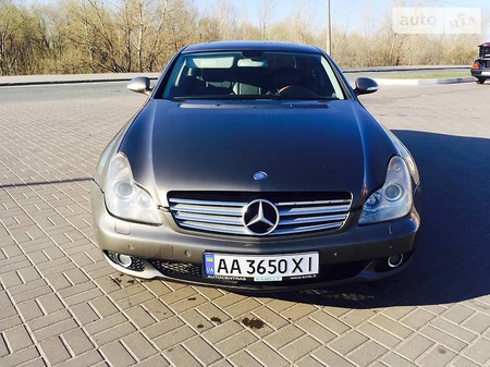 Mercedes-Benz CLS 350 2005  випуску Київ з двигуном 3.5 л газ седан автомат за 10700 долл. 