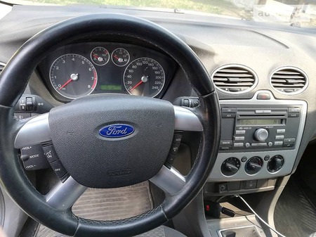 Ford Focus 2006  випуску Суми з двигуном 1.6 л газ хэтчбек механіка за 6000 долл. 