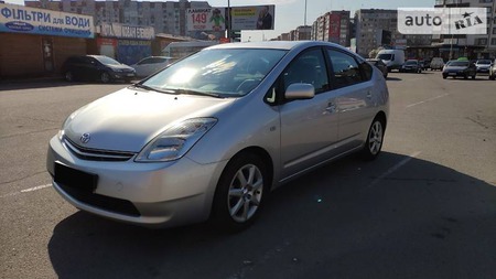 Toyota Prius 2005  випуску Івано-Франківськ з двигуном 1.5 л гібрид хэтчбек автомат за 8400 долл. 