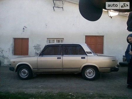 Lada 2107 1988  випуску Львів з двигуном 1.3 л газ седан механіка за 1200 долл. 