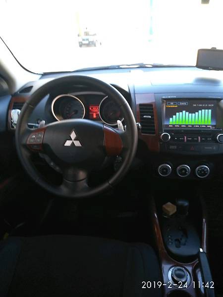 Mitsubishi Outlander XL 2007  випуску Кропивницький з двигуном 3 л газ позашляховик автомат за 12000 долл. 