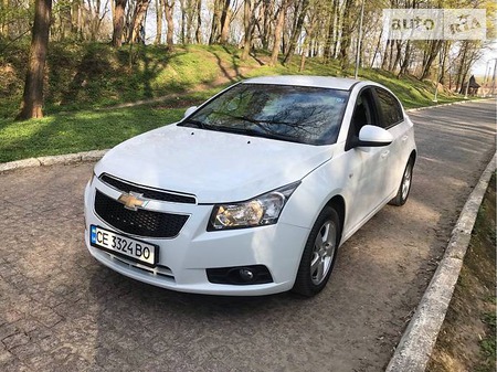 Chevrolet Cruze 2012  випуску Чернівці з двигуном 1.8 л газ хэтчбек механіка за 8400 долл. 