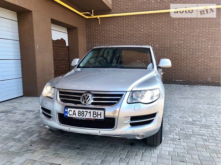 Volkswagen Touareg 2007  випуску Черкаси з двигуном 3 л дизель позашляховик автомат за 14400 долл. 