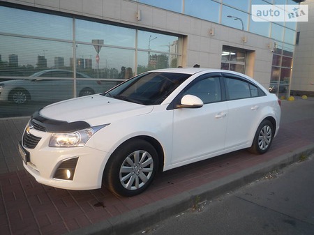 Chevrolet Cruze 2014  випуску Київ з двигуном 1.6 л бензин седан механіка за 10300 долл. 