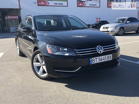 Volkswagen Passat 2013  випуску Херсон з двигуном 2.5 л газ седан автомат за 13200 долл. 