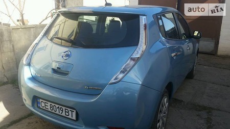 Nissan Leaf 2015  випуску Чернівці з двигуном 0 л електро хэтчбек автомат за 14800 долл. 