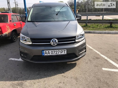Volkswagen Caddy 2015  випуску Київ з двигуном 2 л дизель мінівен автомат за 25700 долл. 