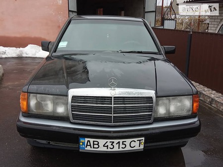 Mercedes-Benz 190 1990  випуску Вінниця з двигуном 1.8 л газ седан механіка за 3000 долл. 