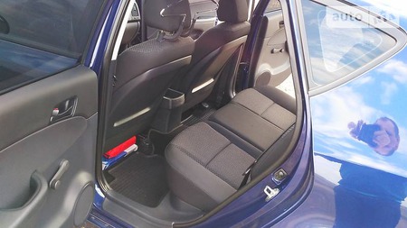 Hyundai i30 2011  випуску Луганськ з двигуном 1.4 л газ хэтчбек механіка за 7999 долл. 